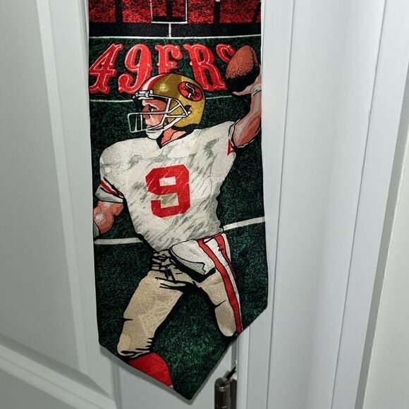 Vintage San Francisco SF 49ers Candlestick 100% silk football theme neck tie - Picture 3 of 7